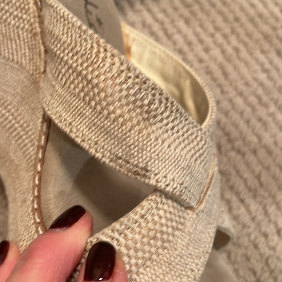 Splendid creme sandals. Size 8. Gently worn. - Picture 3 of 7